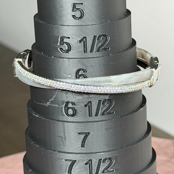 Michael Kors Silver-Tone & Gray Marbled Twisted Bangle Bracelet - Picture 5 of 9